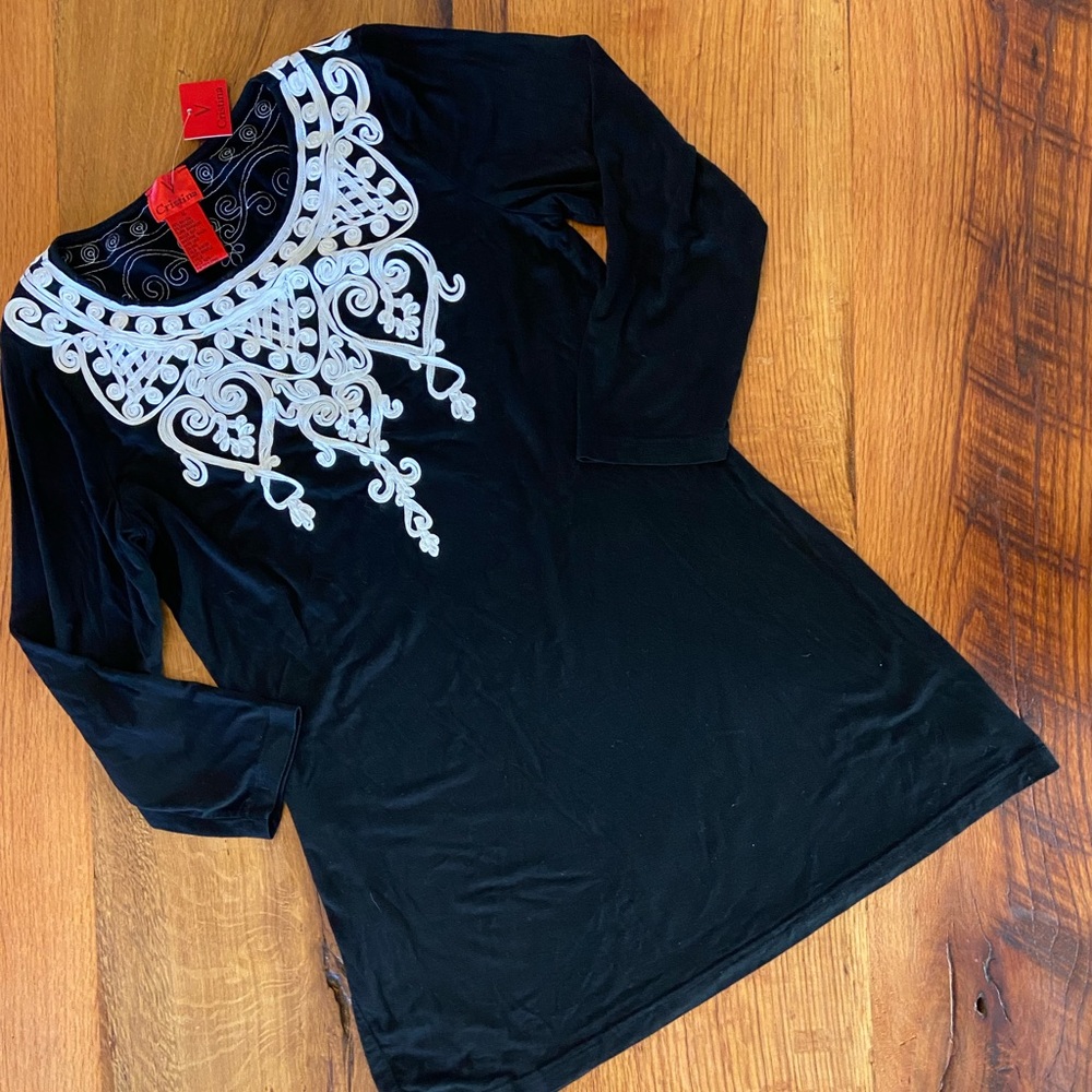 V Cristina Stretch Black Top with Beautiful White Ribbon Detail, NWT, Sz Medium